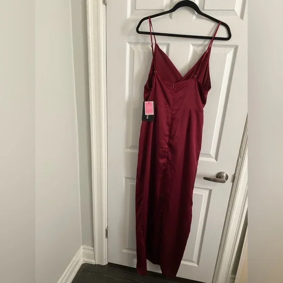 NWT Pretty Little Thing Burgundy Wrap Maxi Dress - Picture 3 of 6